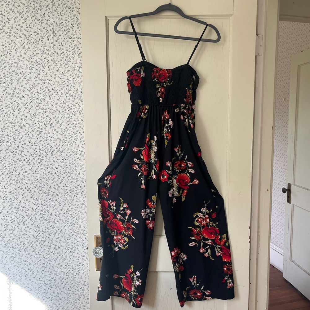 BAND OF GYPSIES Women's Size Small Floral Black Pants Romper With Pockets